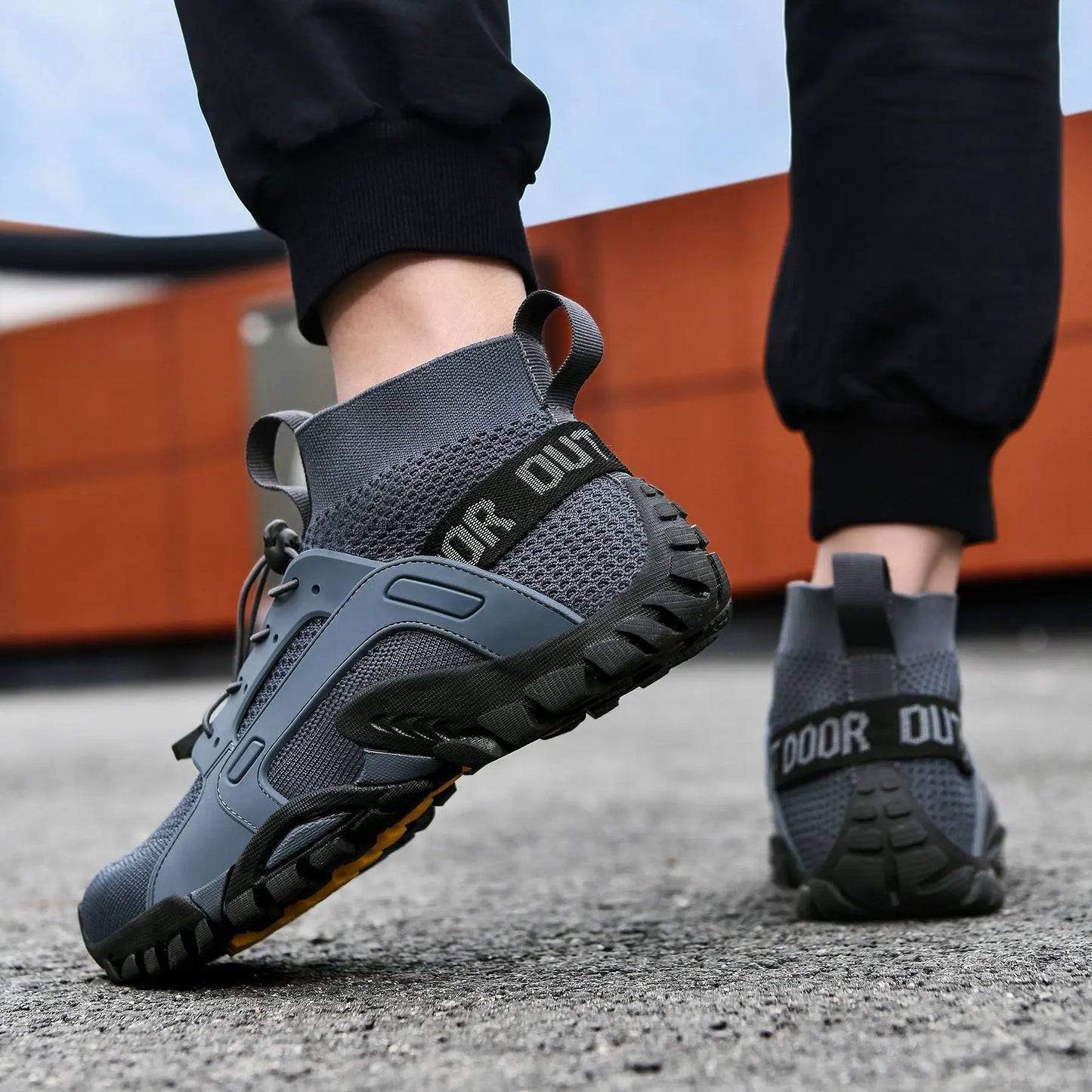 On Hiking Upstream Wading Shoes Non-slip Mesh Breathable Water Sneakers High Top Climbing Footwear Men Quick Dry Shoes Slip